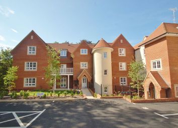 Thumbnail 2 bed flat to rent in Rectory Avenue, High Wycombe