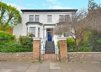 2 Bedrooms Flat for sale in Cambridge Road South, London W4