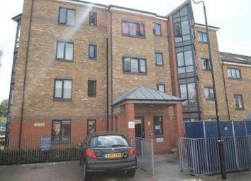 2 Bedrooms Flat to rent in Monteagle Way, London E5