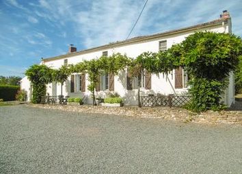 Thumbnail 5 bed property for sale in Loge-Fougereuse, Vend&eacute;e, France