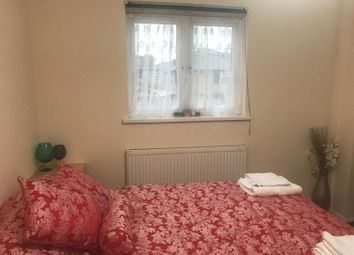 3 Bedrooms Flat to rent in Vicarage Lane, East Ham E6