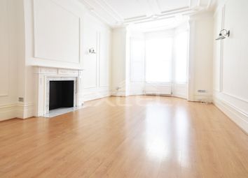 3 Bedrooms Flat to rent in Compayne Gardens, West Hampstead, London NW6