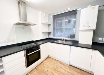 Thumbnail Flat to rent in Leigh Road, London