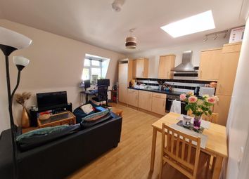 Thumbnail Flat to rent in Station Road, Rickmansworth