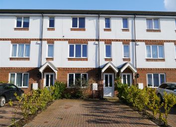 Thumbnail 4 bed town house to rent in Sailcloth Close, Reading