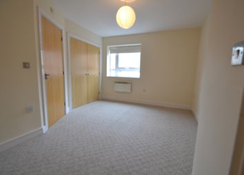 2 Bedrooms Flat to rent in Highfield Close, London SE13