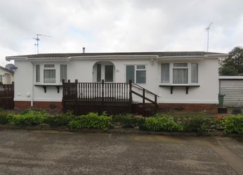 2 bed mobile/park home for sale in Woodside Park Homes, Woodside, Luton LU1
