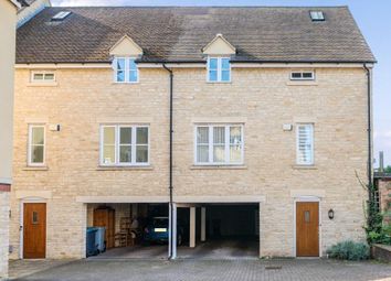 Thumbnail 3 bed town house for sale in Chipping Norton, Oxfordshire