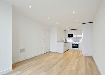 Thumbnail Flat for sale in Pinnacle Apartments, Saffron Central Square, Croydon
