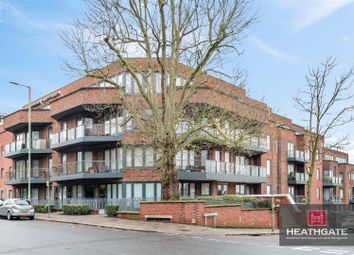 Thumbnail Flat to rent in West Heath Place, Golders Hill
