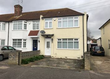 3 Bedrooms Semi-detached house to rent in Woburn Avenue, Elm Park RM12