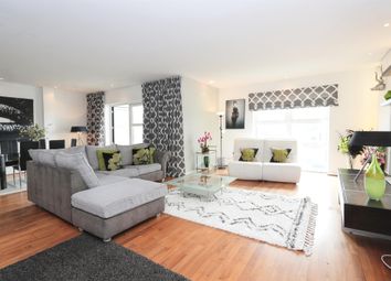 Thumbnail 2 bedroom flat for sale in Greyfriars Road, Cardiff