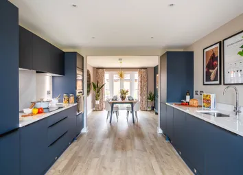 Cook And Eat In The Large Kitchen Dining Room