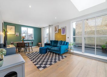 Thumbnail 2 bedroom flat for sale in Clapham Road, London