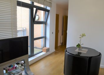 2 Bedrooms Flat to rent in Watney Street, London E1
