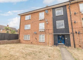 Thumbnail 2 bed flat for sale in Lincoln Road, Maidenhead