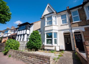 Thumbnail 2 bed flat to rent in Grange Road, Leigh-On-Sea