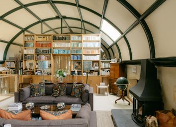 132048 - Mfox9110.Jpg