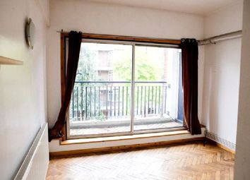 2 Bedrooms Flat to rent in Shore Road, London E9