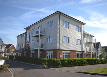 2 Bedrooms Flat for sale in Highfield Place, Diamond Jubilee Way, Wokingham RG40