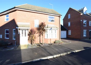 3 Bedrooms Semi-detached house for sale in Blackbird Place, Bracknell, Berkshire RG12