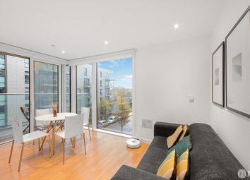 Thumbnail Flat to rent in Woodberry Grove, London