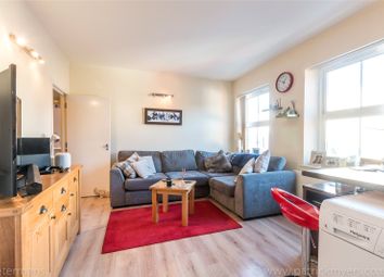 1 Bedrooms Flat for sale in Pearlec House, Walworth Place, London SE17