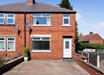 Thumbnail Town house to rent in Vicarage Avenue, Gildersome, Leeds