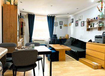 Thumbnail Flat for sale in Wilshaw Close, London