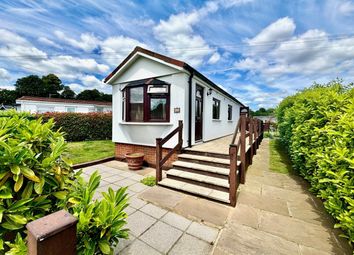 Thumbnail 2 bed mobile/park home for sale in Kay Avenue Meadowlands, Addlestone, Surrey