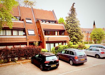 2 Bedrooms Flat to rent in Bailey Close, Maidenhead SL6