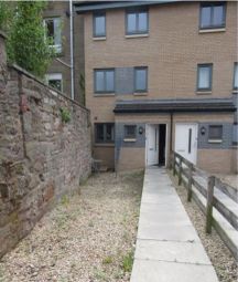 4 Bedroom Semi-detached house for rent