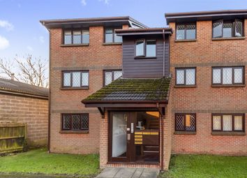 Thumbnail 2 bed flat for sale in Drum Mead, Petersfield