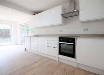 2 Bedrooms Flat to rent in Camden Road, Camden N7