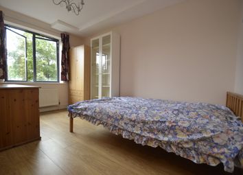 3 Bedrooms Flat to rent in Manor Gardens, London N7