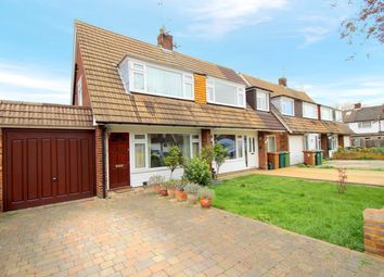 2 Bedrooms Semi-detached house for sale in Nursery Gardens, Staines-Upon-Thames TW18