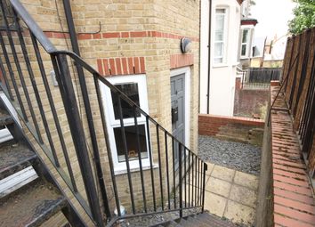 1 Bedrooms Studio to rent in Blythe Hill, Catford SE6