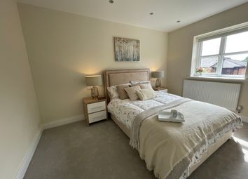 Thumbnail End terrace house to rent in Crescent Drive, Hampshire