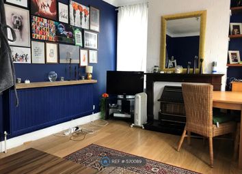 2 Bedrooms Maisonette to rent in Markhouse Road, London E17