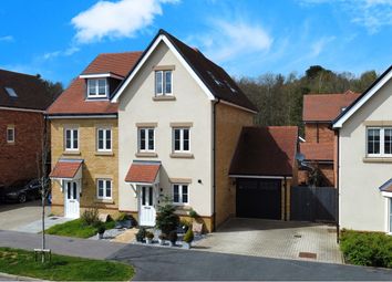 Thumbnail Town house for sale in Hurst Avenue, Camberley