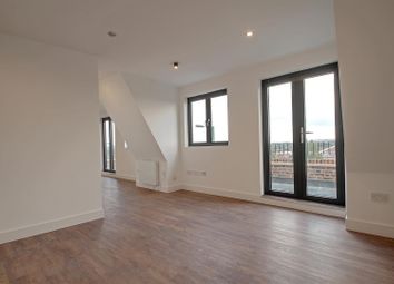 Thumbnail Flat to rent in The Broadway, Greenford