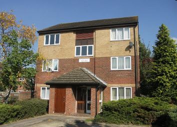 Thumbnail 1 bed flat to rent in Alder Crescent, Luton