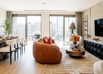 King's Road Park - Spacious Living Area With City Views