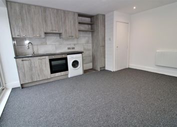 Thumbnail Flat to rent in Knowle Avenue, Blackpool