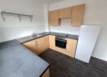 Thumbnail 2 bed flat to rent in High Street, Kings Langley