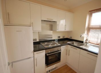 Thumbnail 2 bed flat to rent in Oxford Road, Reading