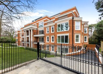 Thumbnail Flat for sale in Lincoln Court, Old Avenue, Weybridge, Surrey