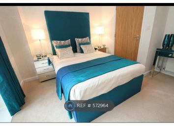 2 Bedrooms Flat to rent in Chris Pullen Way, London N7