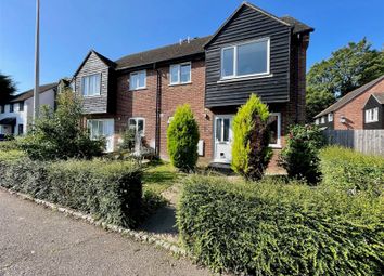 Thumbnail Maisonette to rent in Saffron Close, Newbury