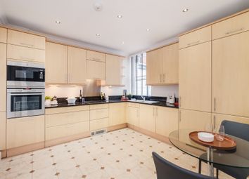 3 Bedrooms Flat to rent in St Georges Court, Gloucester Road, South Kensington, London SW7
